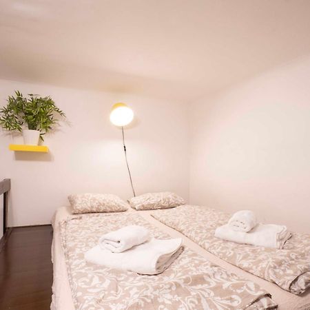 Quiet Cozy Apartment In Party Street E1 布达佩斯 外观 照片