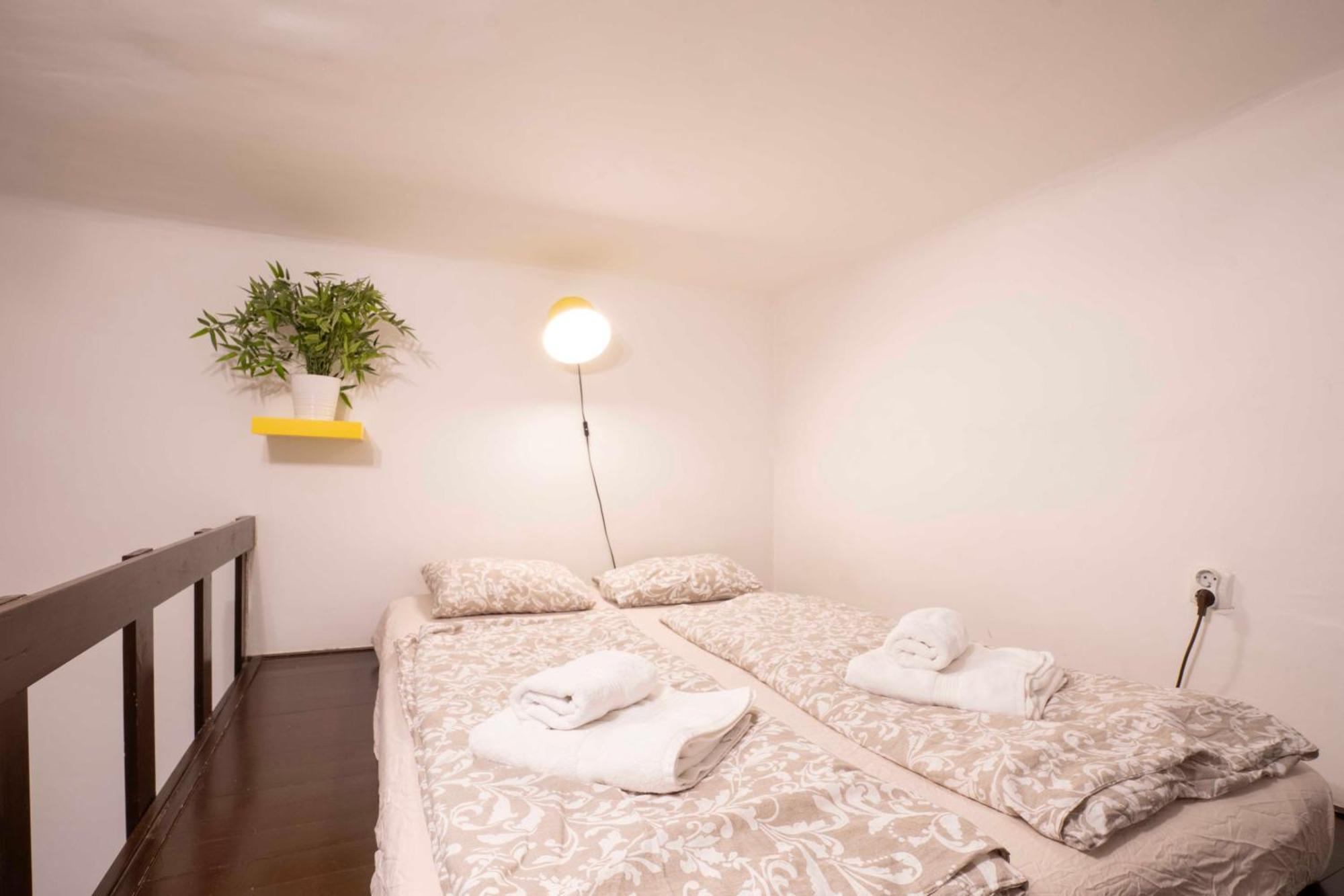 Quiet Cozy Apartment In Party Street E1 布达佩斯 外观 照片