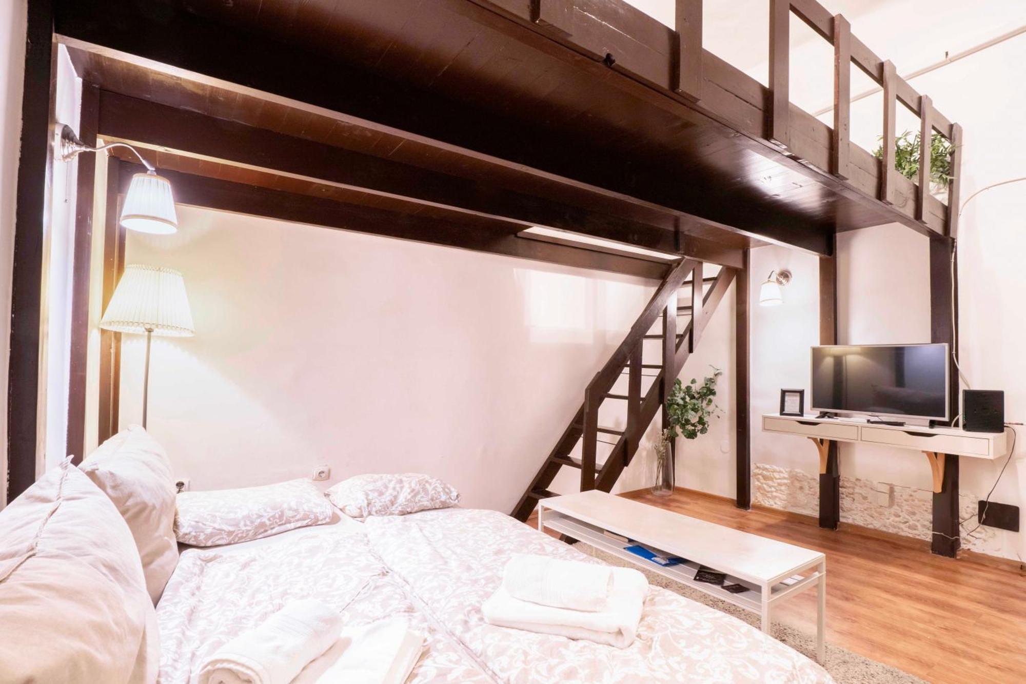 Quiet Cozy Apartment In Party Street E1 布达佩斯 外观 照片