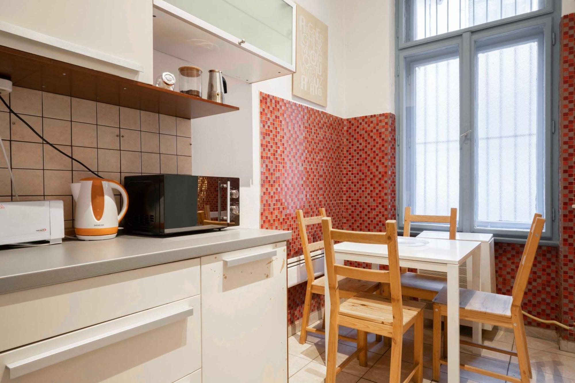 Quiet Cozy Apartment In Party Street E1 布达佩斯 外观 照片